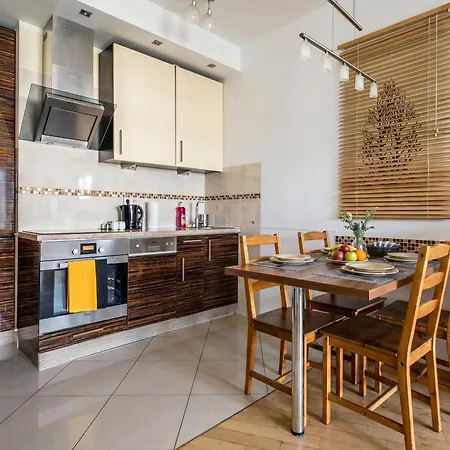 דירה Golden - Big And Bright In Platinum Towers- Browary- Grzyb61a ורשה