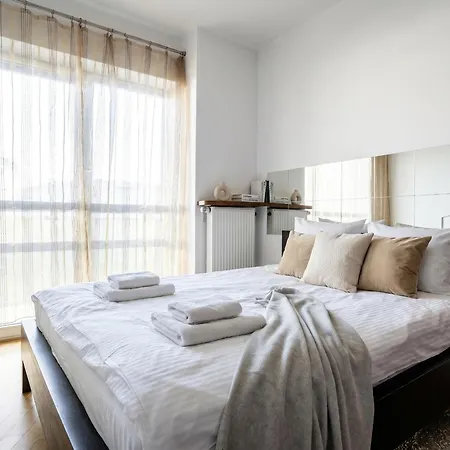 Golden - Big And Bright In Platinum Towers- Browary- Grzyb61a ורשה