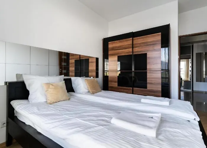 Golden - Big And Bright In Platinum Towers- Browary- Grzyb61a Apartment